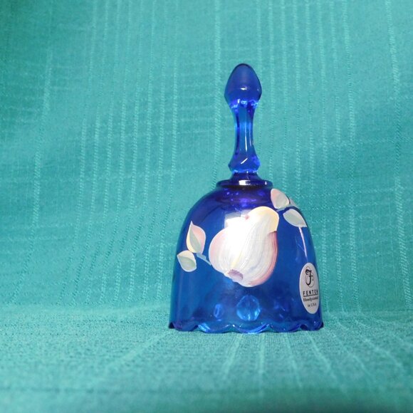 Signed Fenton glass blue bell mint condition with sticker - Picture 1 of 8